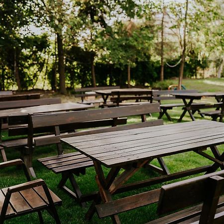 Villa Garden Олєшніца Екстер'єр фото